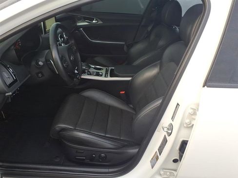 Used 2018 Kia Stinger GT2 image 12