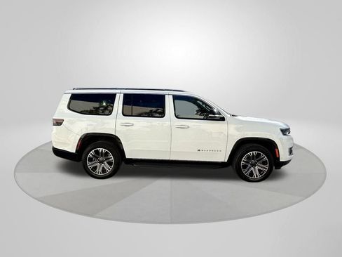 Used 2024 Jeep Wagoneer Series II w/ Flexible Seating Group image 8