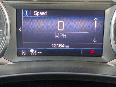 Used 2023 GMC Terrain SLE w/ Driver Convenience Package image 17