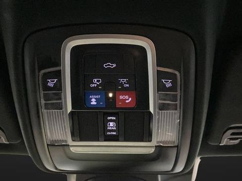 Used 2022 RAM 1500 Limited AWD/4WD image 39