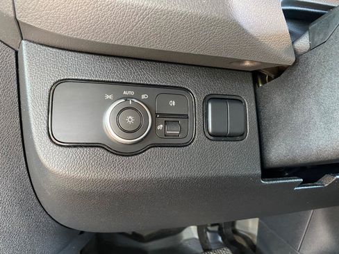 Used 2025 Mercedes-Benz Sprinter 2500 image 50
