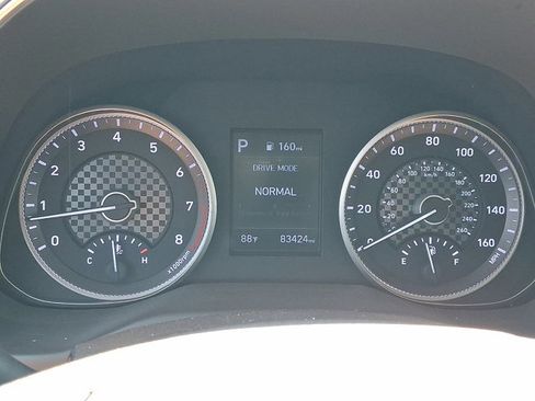 Used 2020 Hyundai Elantra SE FWD image 23