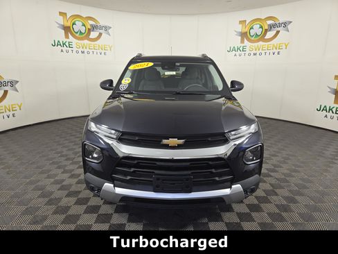 Used 2021 Chevrolet TrailBlazer LT w/ Convenience Package FWD image 2
