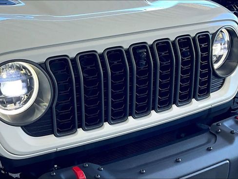 Used 2024 Jeep Wrangler Unlimited Rubicon image 28