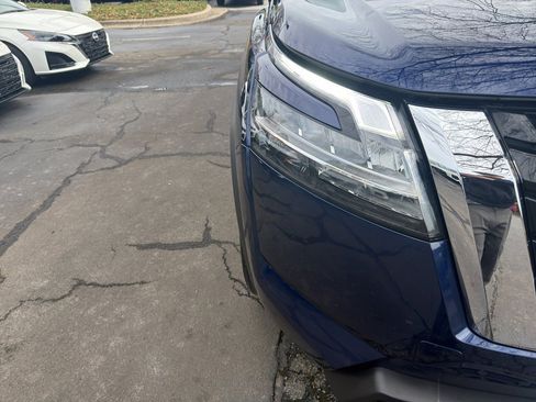 Certified 2022 Nissan Pathfinder SV w/ SV Premium Package image 10