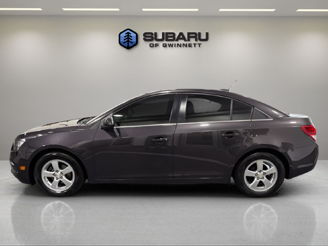 Used 2016 Chevrolet Cruze LT w/ Technology Package FWD image 2
