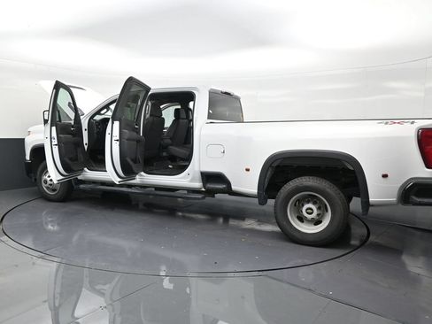 Used 2024 Chevrolet Silverado 3500 W/T AWD/4WD image 28