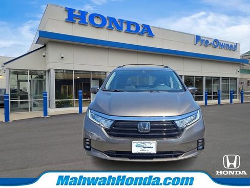 Used 2023 Honda Odyssey Elite image 2