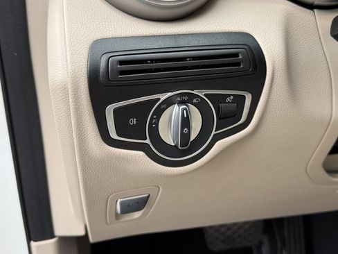 Used 2022 Mercedes-Benz GLC 300 image 18