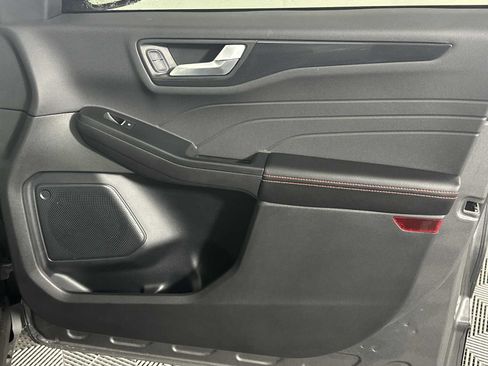 Used 2025 Ford Escape ST-Line w/ Tech Pack #1 FWD image 16
