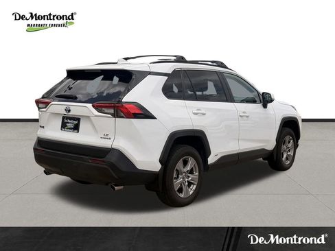 Used 2024 Toyota RAV4 LE AWD/4WD image 5