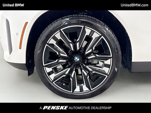 Used 2025 BMW X3 xDrive30i w/ Premium Package image 2