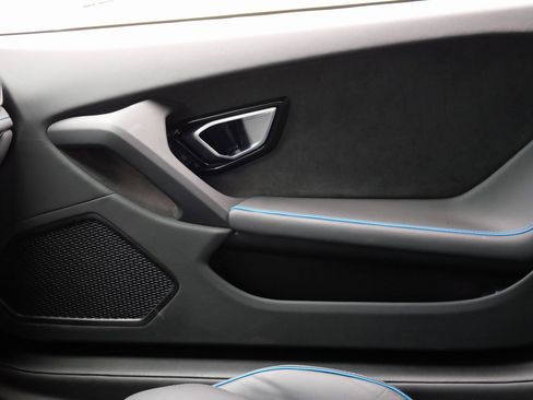 Used 2023 Lamborghini Huracan EVO image 16