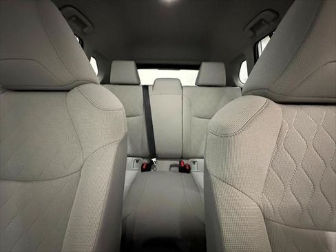 Certified 2022 Toyota Corolla Cross L FWD image 17