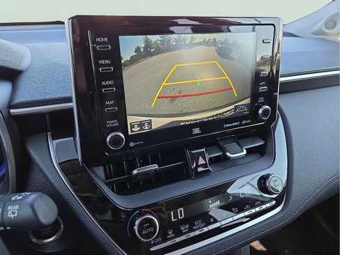 Used 2022 Toyota Corolla Cross XLE image 17