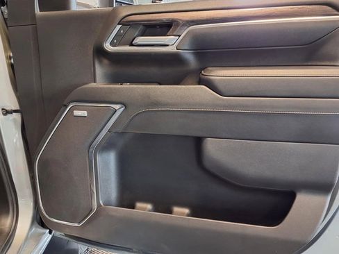 Used 2024 Chevrolet Silverado 2500 LTZ w/ LTZ Plus Package image 12