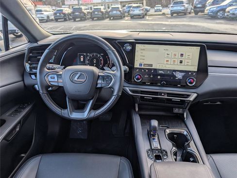 Used 2024 Lexus RX 350 Premium image 17