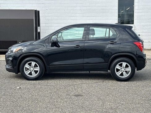 Used 2020 Chevrolet Trax LS image 2