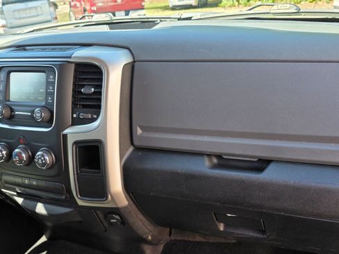 Used 2019 RAM 1500 Classic SLT AWD/4WD image 14