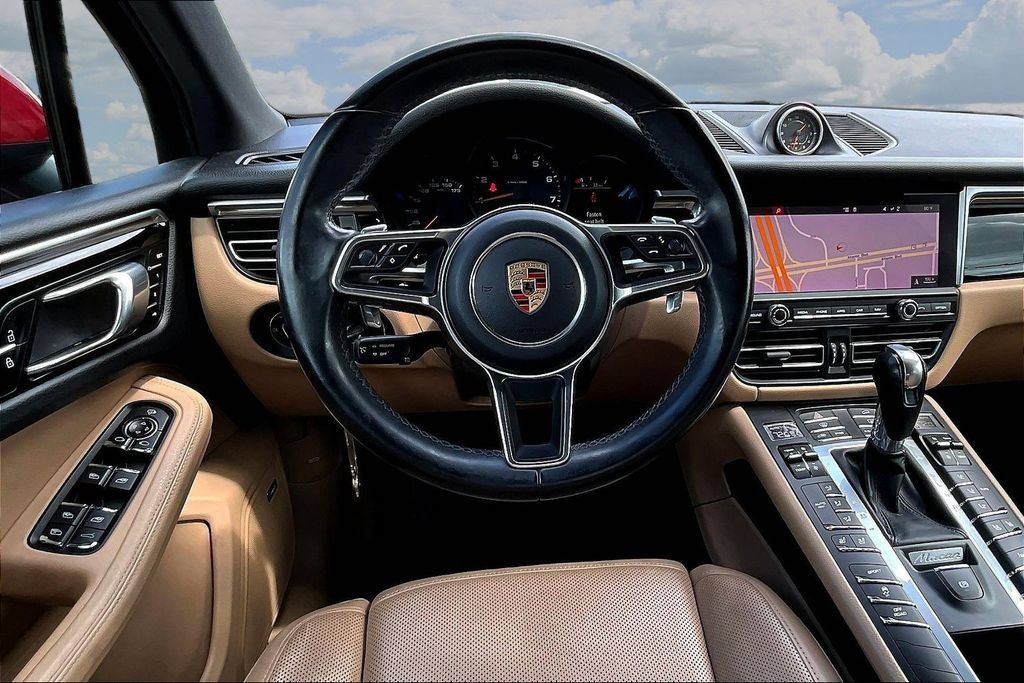 Used 2019 Porsche Macan w/ Premium Package Plus AWD/4WD image 8