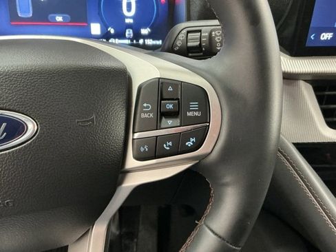 Used 2025 Ford Explorer Active image 27