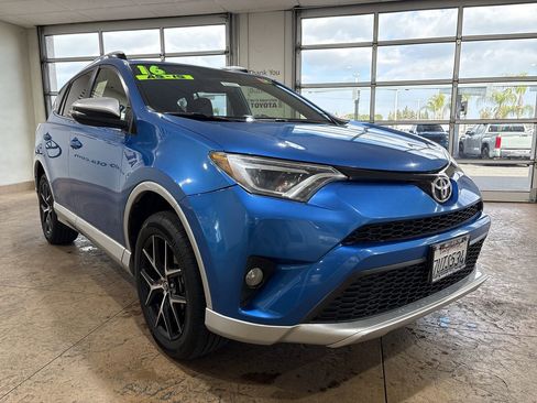 Used 2016 Toyota RAV4 SE image 4