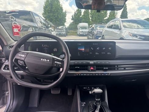 Used 2025 Kia K4 FWD image 11