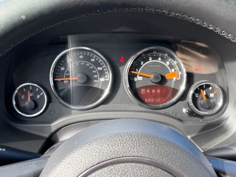 Used 2014 Jeep Compass Latitude w/ Sun/Sound Group image 21