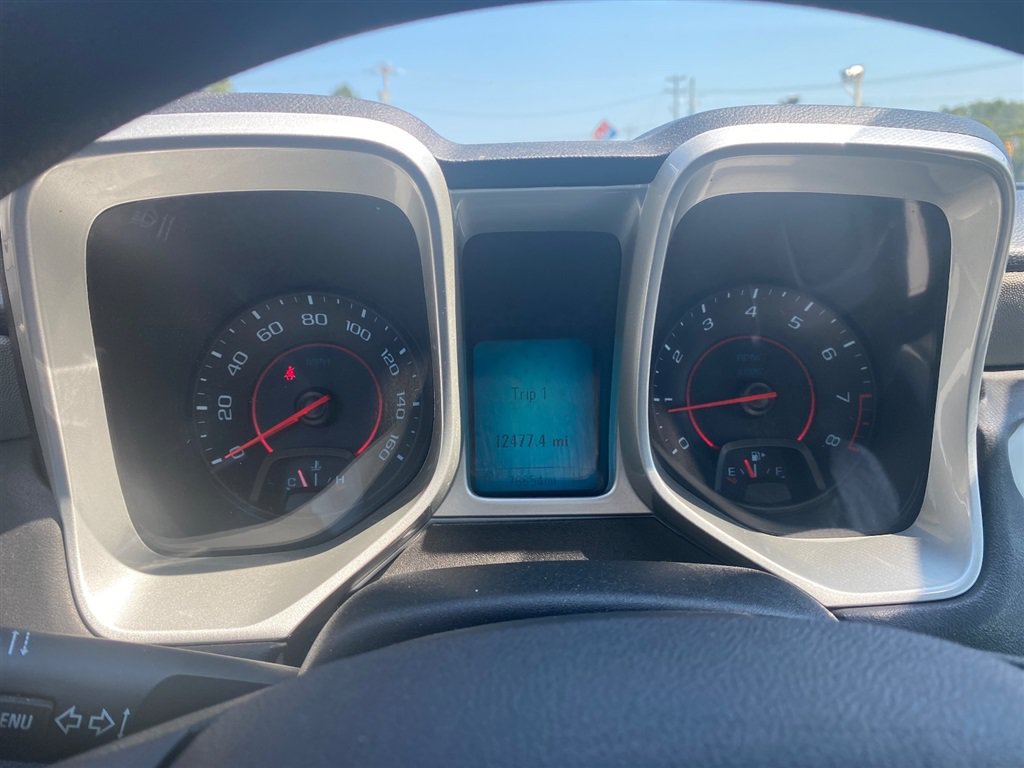 Used 2015 Chevrolet Camaro LS RWD image 10