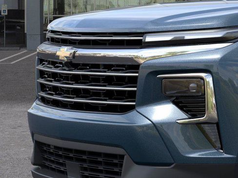 New 2026 Chevrolet Traverse LT w/ Sun and Wheel Package FWD image 13