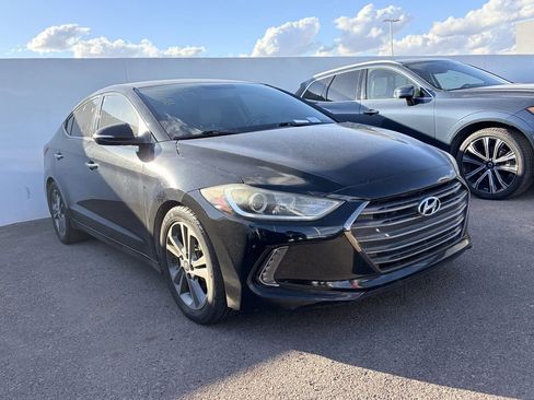 Used 2017 Hyundai Elantra Limited image 3