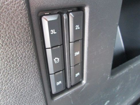 Used 2018 Ford Expedition Max Platinum AWD/4WD image 12