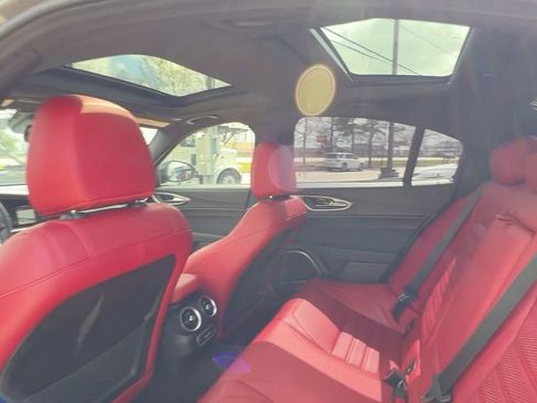 Used 2023 Alfa Romeo Giulia Veloce image 40