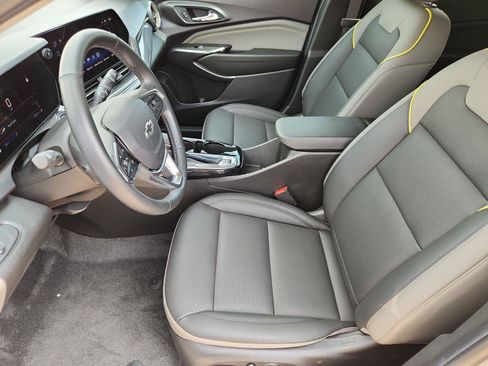 Used 2026 Chevrolet Trax ACTIV w/ Sunroof Package FWD image 19