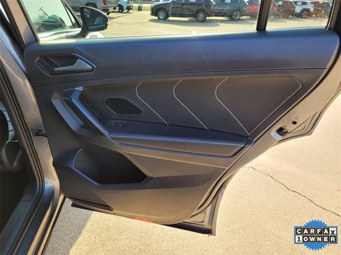 Used 2022 Volkswagen Tiguan SEL R-Line image 9