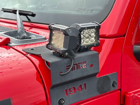Certified 2021 Jeep Gladiator Rubicon AWD/4WD image 14