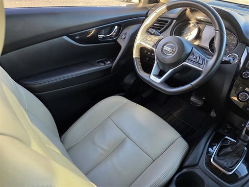 Used 2020 Nissan Rogue SL image 26