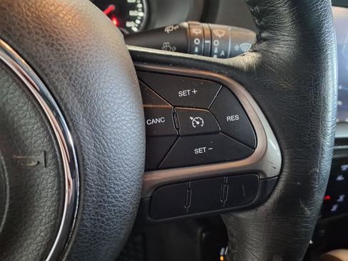 Used 2022 Jeep Renegade Latitude w/ Convenience Group image 27