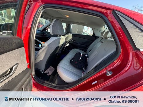 Used 2021 Hyundai Elantra Limited w/ Cargo Package image 5