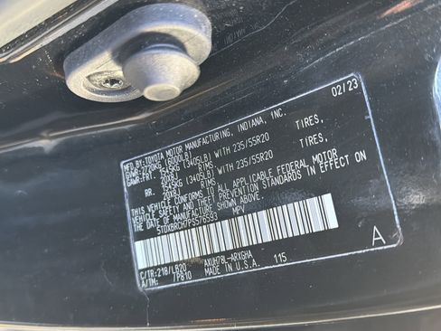 Used 2023 Toyota Highlander Limited image 34