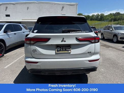 Used 2024 Mitsubishi Outlander SE Black Edition AWD/4WD image 5