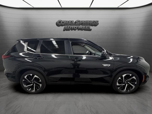 Used 2024 Mitsubishi Outlander 4WD Plug-In Hybrid image 6