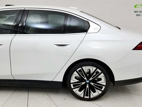 Used 2026 BMW 540i xDrive AWD/4WD image 24