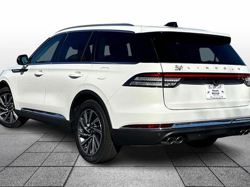 New 2026 Lincoln Aviator 2WD image 3