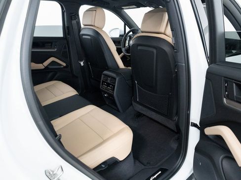 New 2026 Porsche Cayenne AWD/4WD image 25