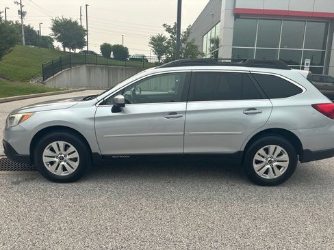 Used 2015 Subaru Outback 2.5i Premium AWD/4WD image 11