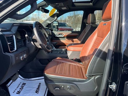 Used 2024 GMC Sierra 2500 Denali Ultimate image 9