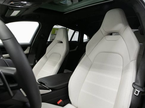 New 2026 Porsche Panamera Turbo S image 5