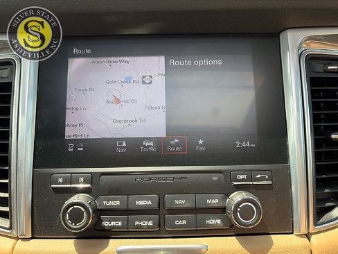 Used 2017 Porsche Macan AWD/4WD image 28