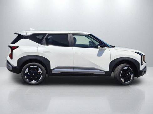 New 2027 Kia Seltos S AWD/4WD image 3